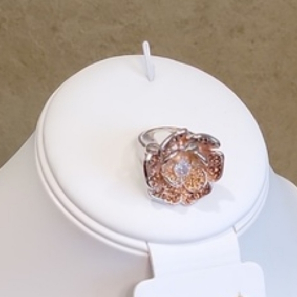 Gold ring - Picture 2 of 2